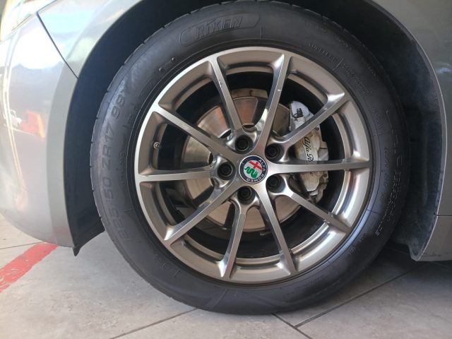 ALFA ROMEO Giulia usata, con Volante in pelle