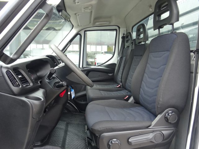 IVECO Daily usata, con Controllo automatico clima