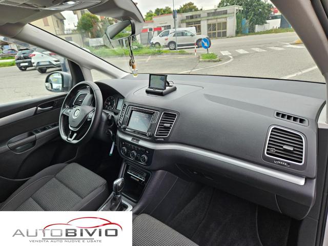 VOLKSWAGEN Sharan usata, con Touch screen
