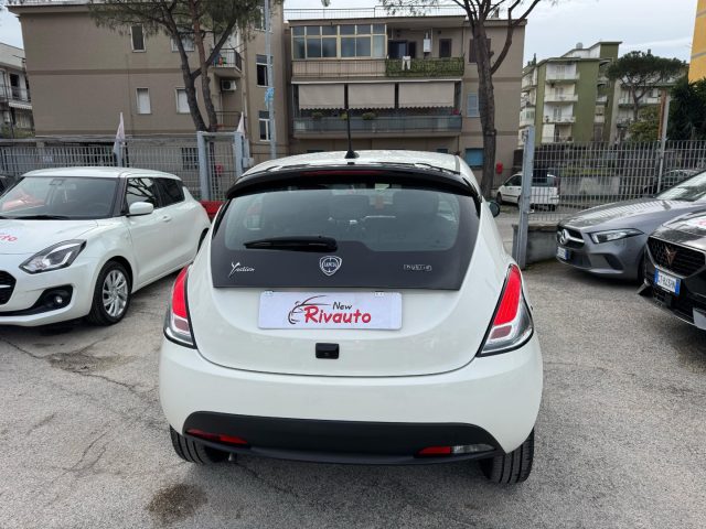 LANCIA Ypsilon usata, con Autoradio