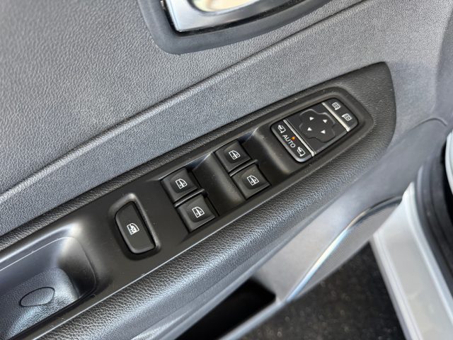 RENAULT Captur usata 28