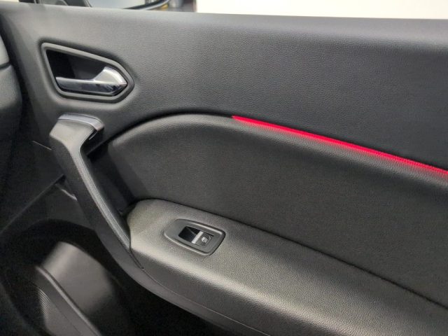 RENAULT Captur usata, con Autoradio digitale
