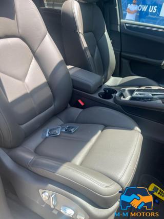 PORSCHE Macan usata, con Sedile posteriore sdoppiato