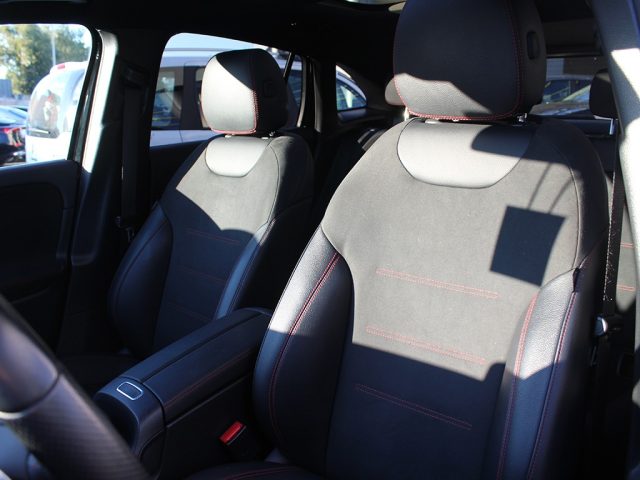 MERCEDES-BENZ GLA 220 usata, con Cerchi in lega