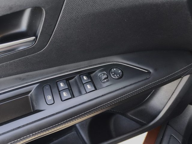 PEUGEOT 3008 usata 11