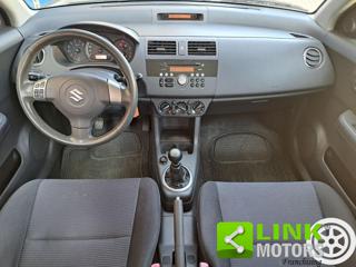 SUZUKI Swift usata, con Autoradio