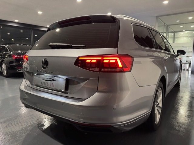 VOLKSWAGEN Passat Variant usata, con Cerchi in lega