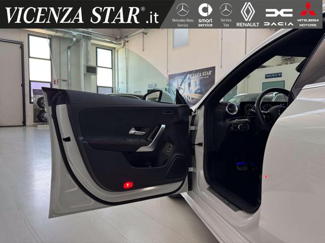 MERCEDES-BENZ CLA 200 usata, con Sedile posteriore sdoppiato
