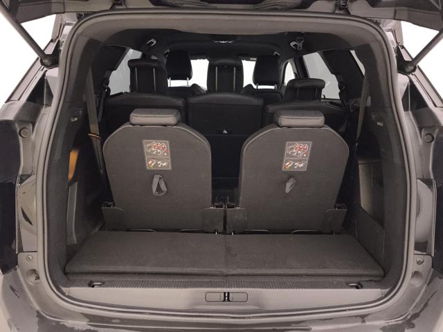 PEUGEOT 5008 usata, con Leve al volante