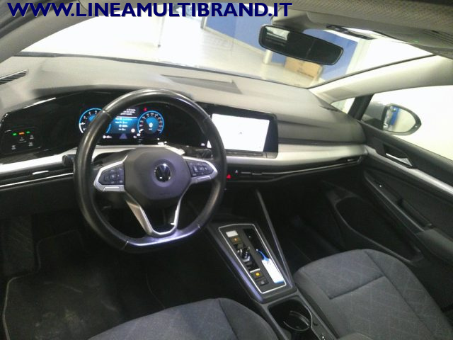 VOLKSWAGEN Golf usata, con USB