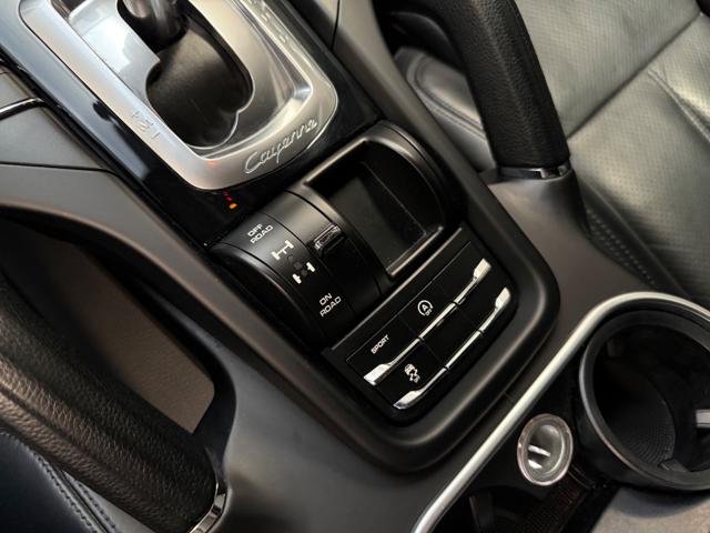 PORSCHE Cayenne usata, con Park Distance Control