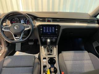 VOLKSWAGEN Passat Variant usata, con Autoradio