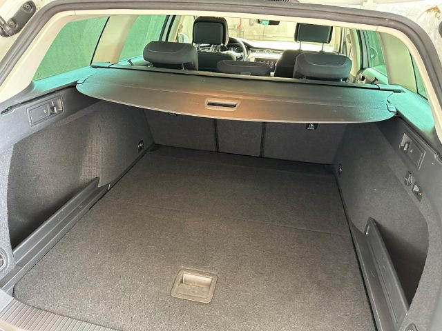 VOLKSWAGEN Passat usata, con ESP