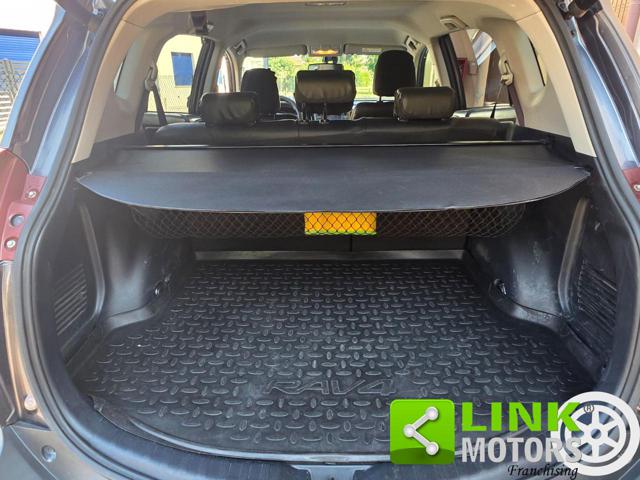 TOYOTA RAV 4 usata, con Climatizzatore automatico, 2 zone