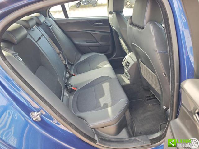 JAGUAR XE usata, con Bluetooth