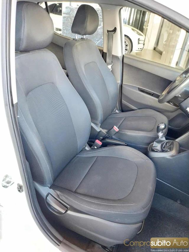 HYUNDAI i10 usata, con Specchietti laterali elettrici