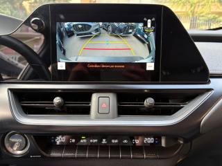 LEXUS UX 250h usata, con ESP