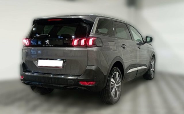 PEUGEOT 5008 usata, con Airbag
