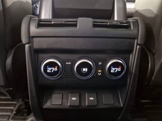 LAND ROVER Defender usata, con Park Distance Control