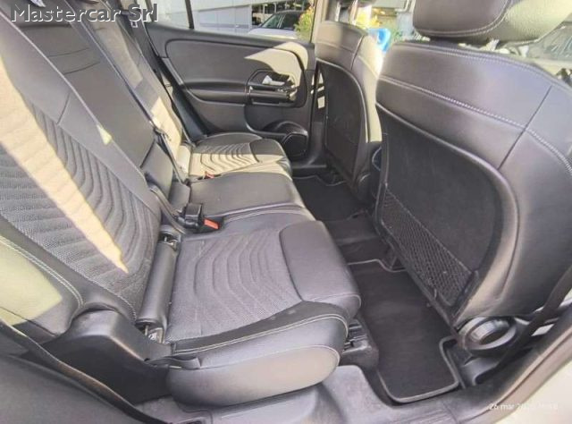 MERCEDES-BENZ GLB 180 usata, con Riconoscimento dei segnali stradali