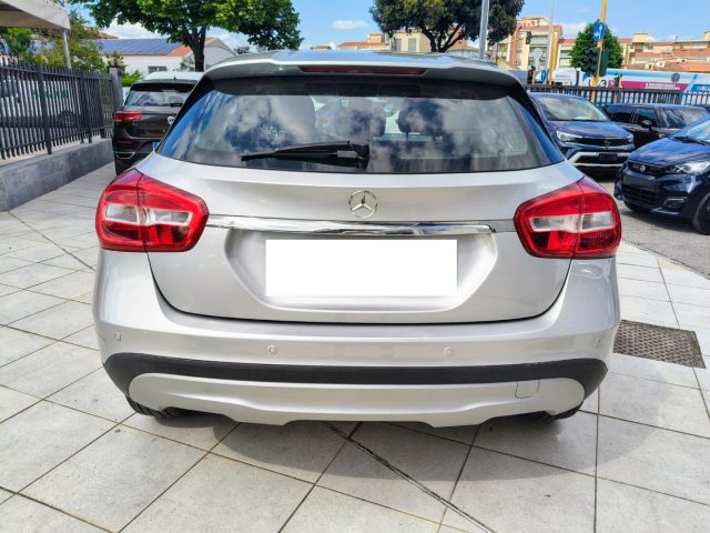 MERCEDES-BENZ GLA 180 usata, con Autoradio