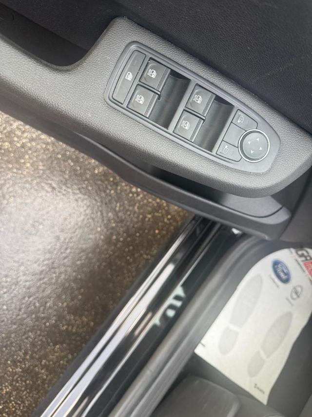 RENAULT Clio usata, con Sedile posteriore sdoppiato