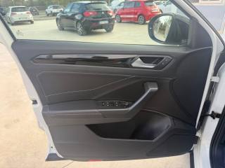 VOLKSWAGEN T-Roc usata, con Fari LED