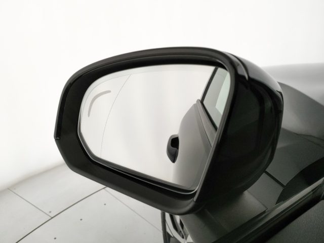 VOLVO XC40 usata, con Volante in pelle