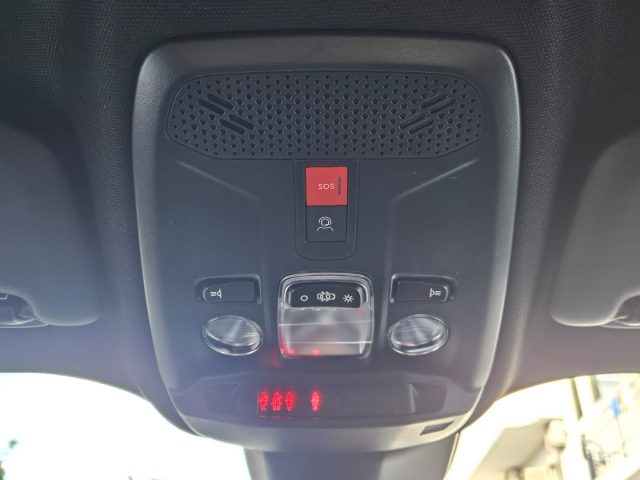 PEUGEOT 2008 usata, con Volante multifunzione