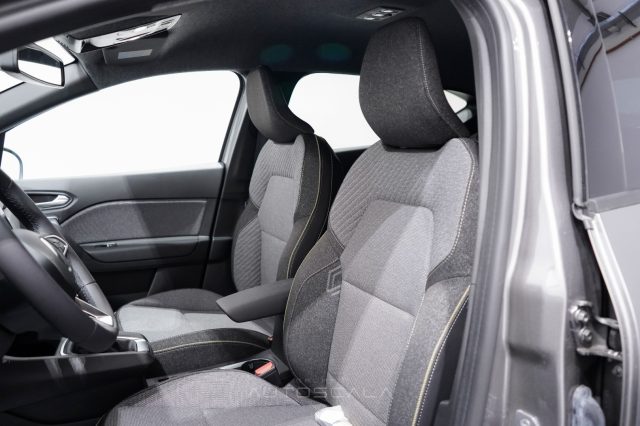 RENAULT Captur usata, con Volante in pelle