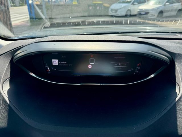 PEUGEOT 3008 usata, con Volante in pelle