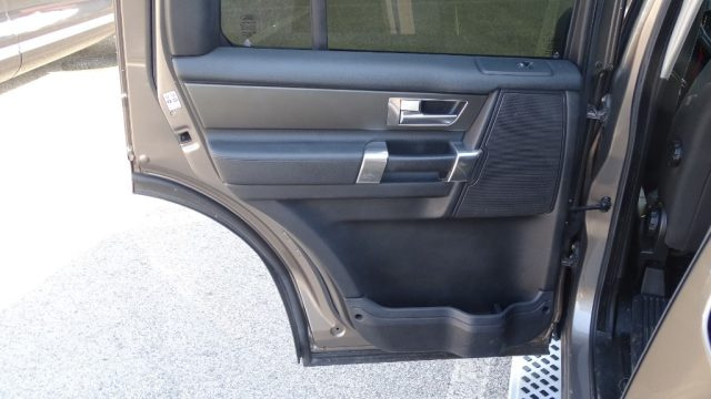 LAND ROVER Discovery usata 51