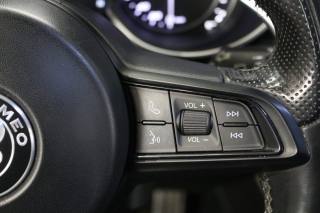 ALFA ROMEO Stelvio usata, con Portellone posteriore elettrico