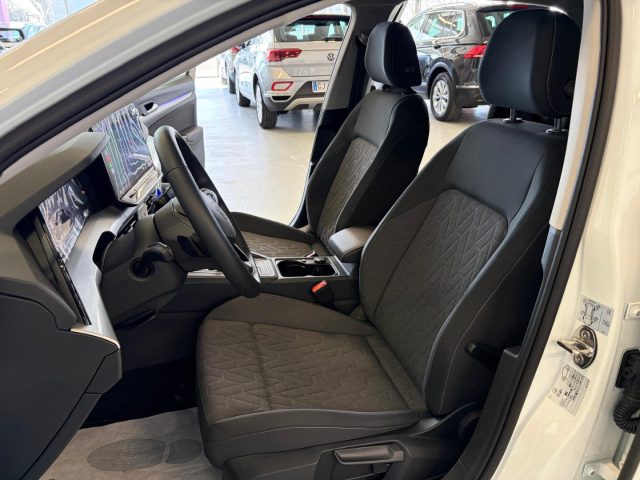 VOLKSWAGEN Golf usata, con Touch screen