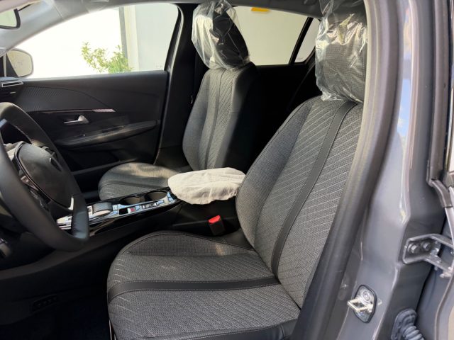 PEUGEOT 208 usata, con Volante in pelle