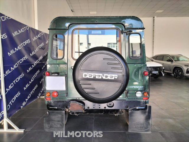 LAND ROVER Defender usata 6