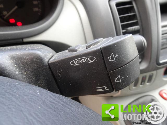OPEL Vivaro usata, con Sedile posteriore sdoppiato