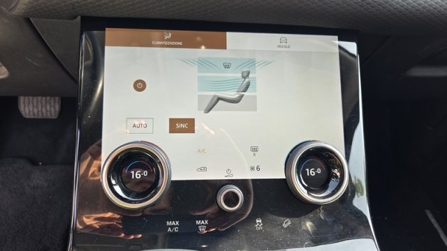LAND ROVER Range Rover Velar usata, con Luci diurne LED
