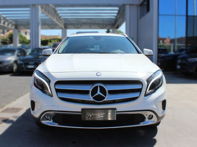 MERCEDES-BENZ GLA 200 usata, con Airbag