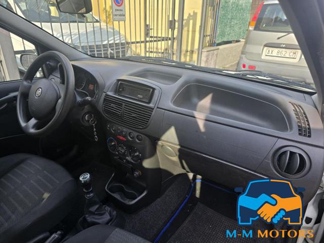 FIAT Punto usata 11