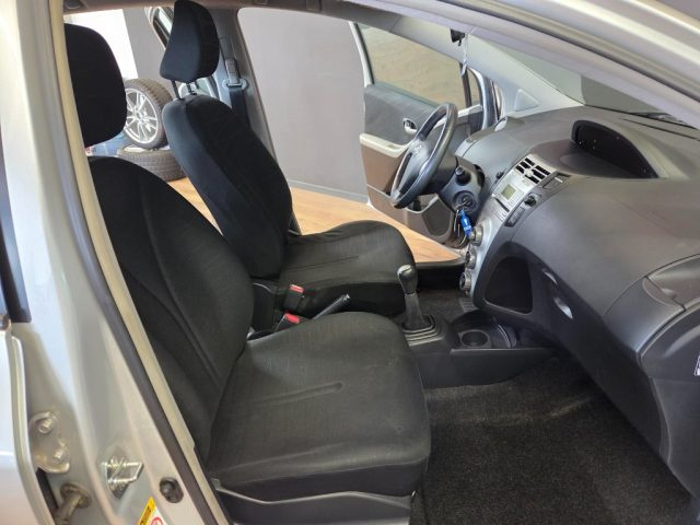 TOYOTA Yaris usata 14