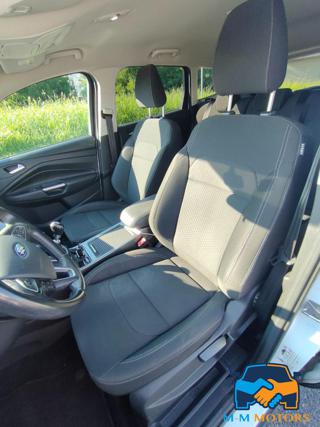 FORD Kuga usata, con Fari Xenon