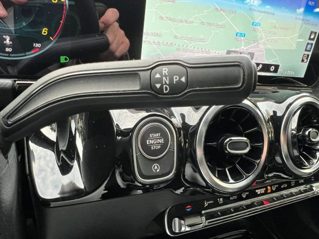 MERCEDES-BENZ GLA 180 usata 18