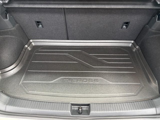 VOLKSWAGEN T-Cross usata, con Sedile posteriore sdoppiato
