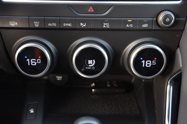 JAGUAR E-Pace usata, con Cruise Control