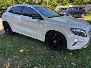 MERCEDES-BENZ GLA 200 d Automatic Sport