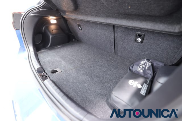 TOYOTA Yaris usata 51