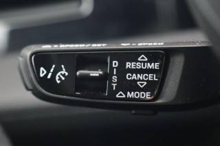 PORSCHE Taycan usata, con Park Distance Control