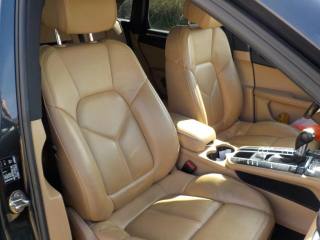 PORSCHE Macan usata, con Hill holder