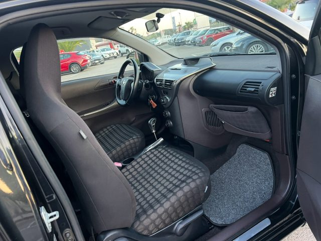 TOYOTA iQ usata, con Chiusura centralizzata